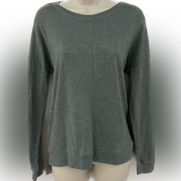 CABLE AND GAUGE WOMANS DROP SHOULDER SWEATER - Picture 1 of 6